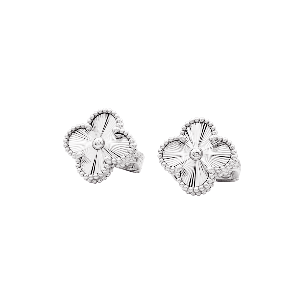 Boucles d'oreilles Puces VAN CLEEF & ARPELS "Vintage Alhambra" en or blanc - Castafiore