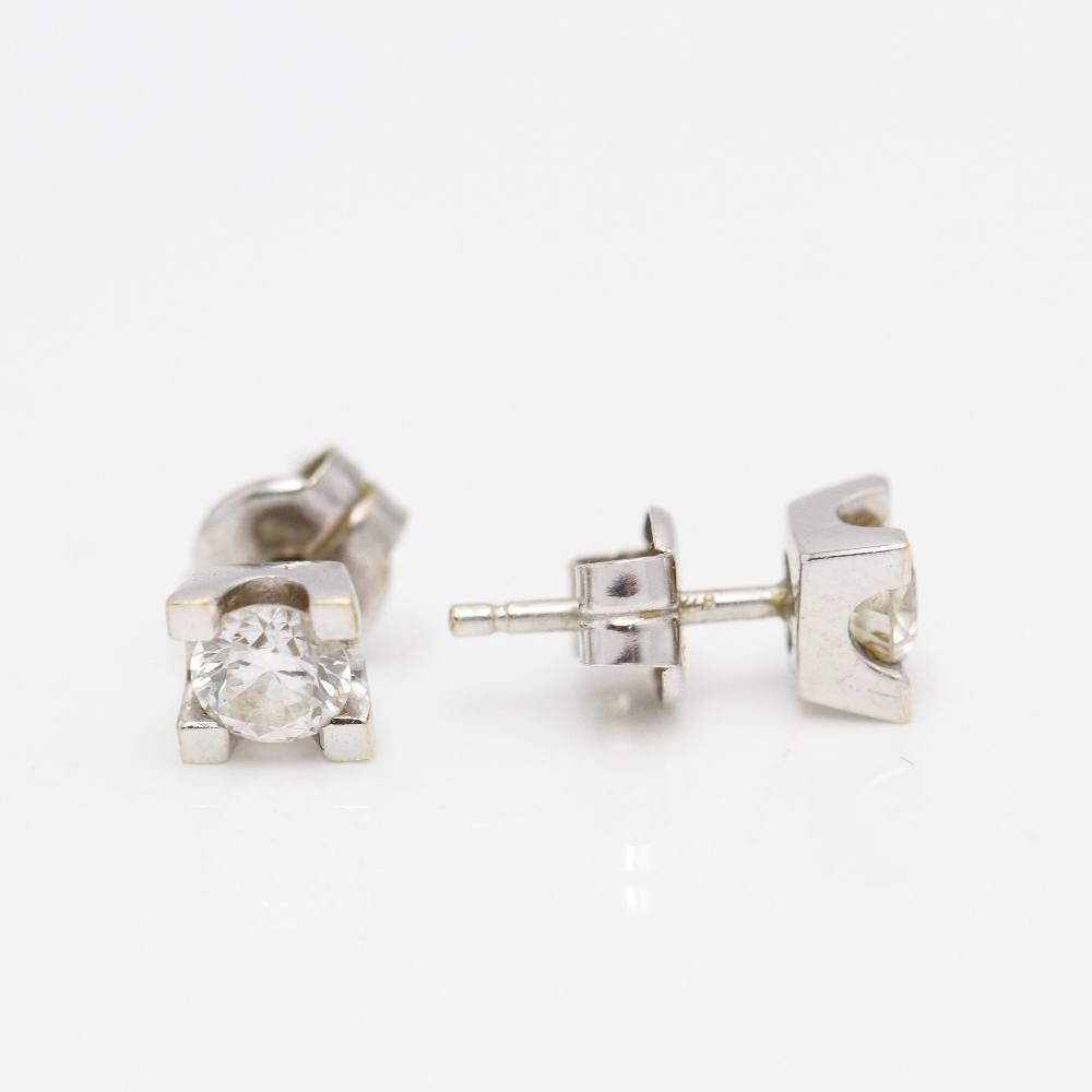 Boucles d'oreilles solitaires en or blanc 18k avec diamants - Castafiore