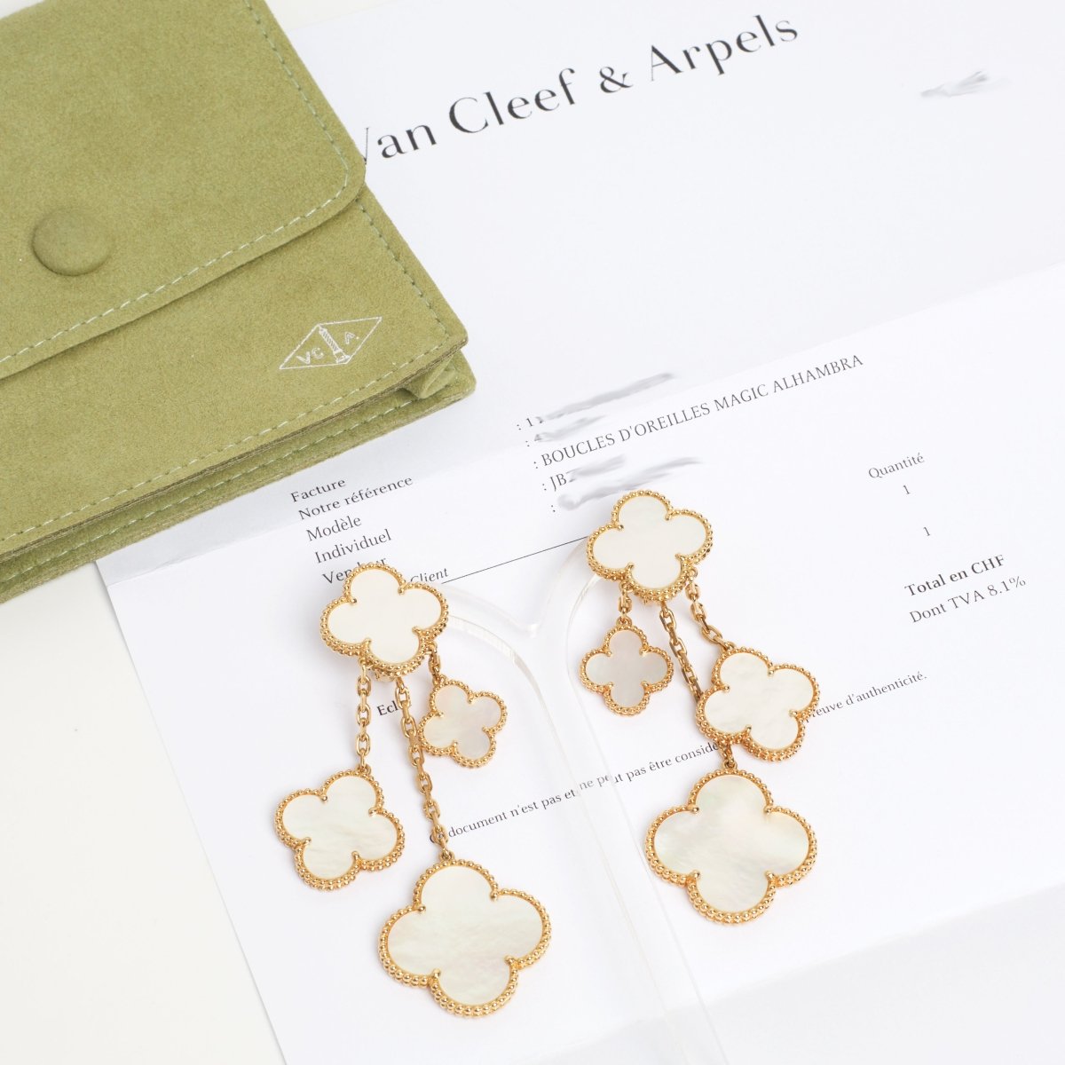 Boucles d’oreilles Van Cleef & Arpels Magic Alhambra 4 motifs - Castafiore