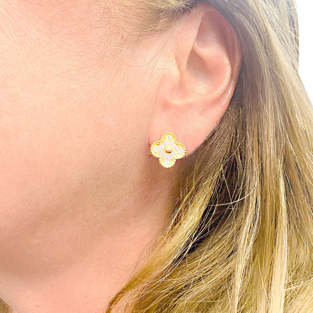 Boucles d'oreilles Van Cleef & Arpels, "Vintage Alhambra" en or jaune et diamant - Castafiore