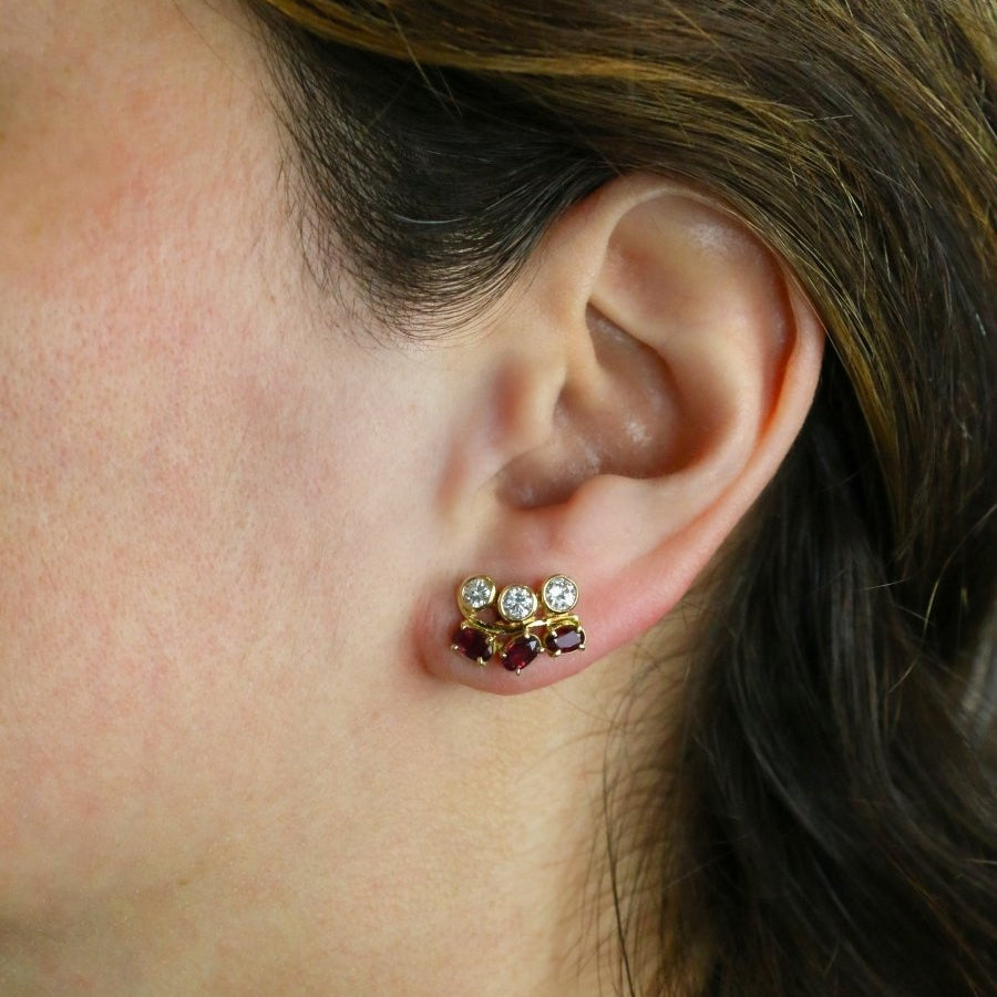 Boucles d’oreilles vintage en or, diamants et grenats - Castafiore