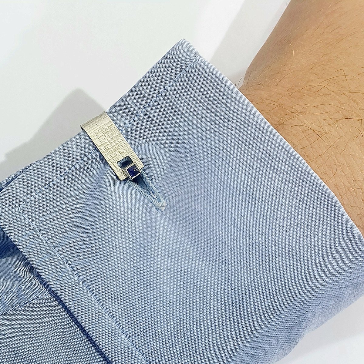 Boutons de manchette en or blanc et saphirs - Castafiore