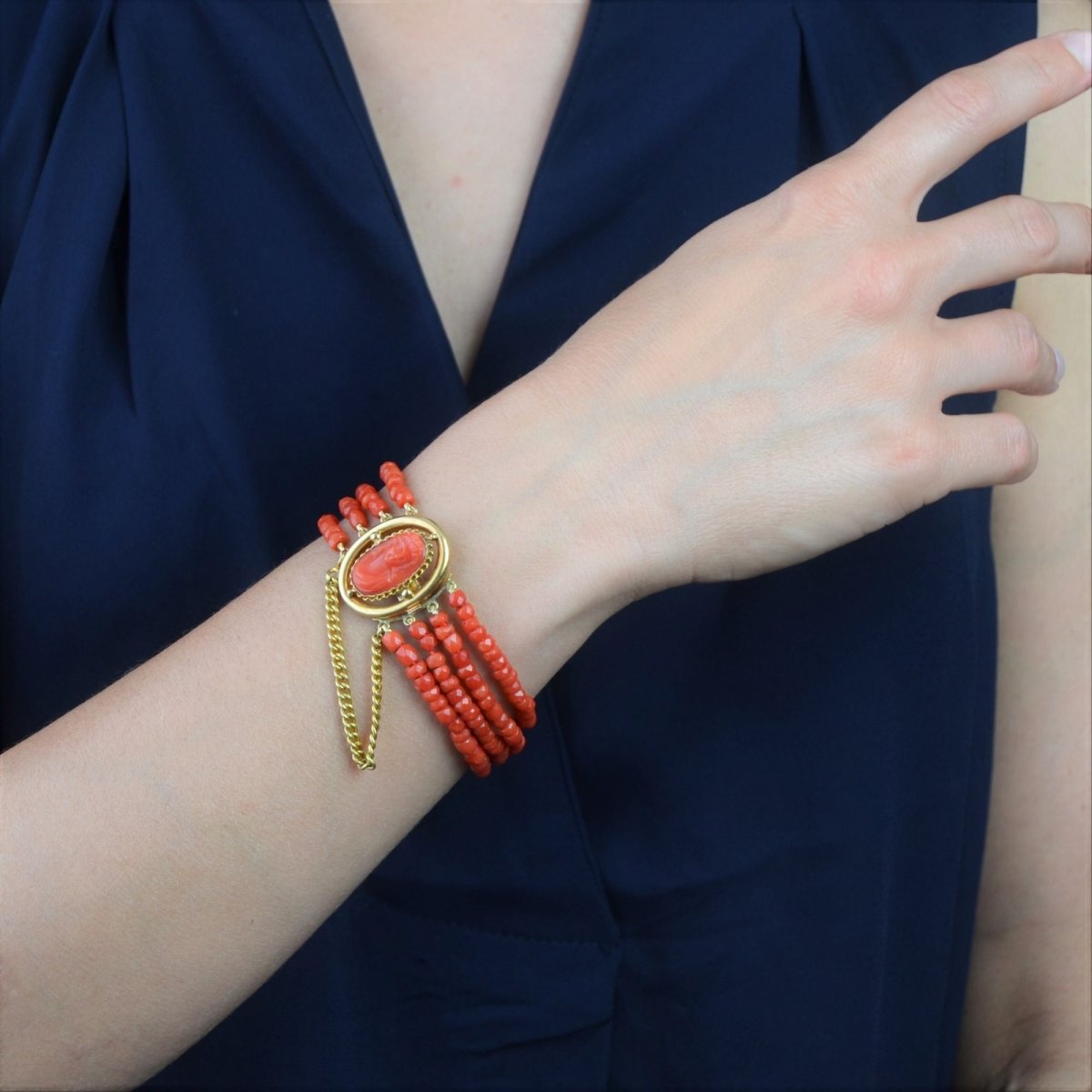 Bracelet ANCIEN Corail en or jaune - Castafiore