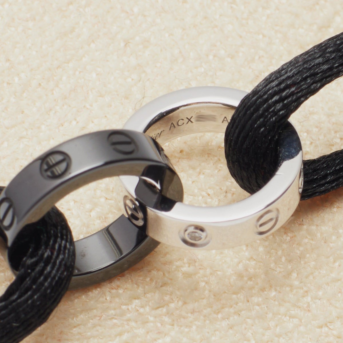 Bracelet Cartier Love Cord en or blanc et céramique - Castafiore