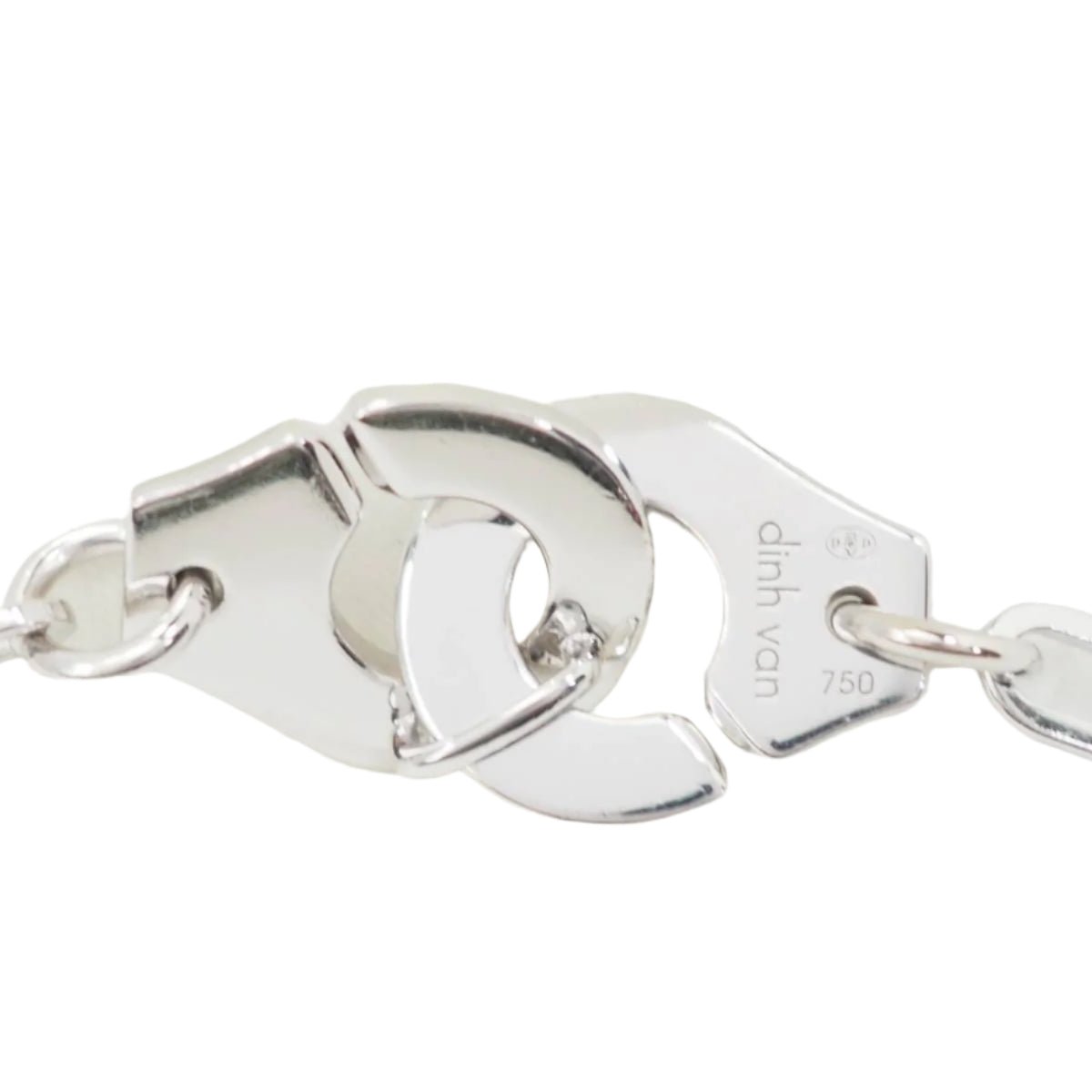 Bracelet DINH VAN Menottes R12 en or blanc et diamants - Castafiore