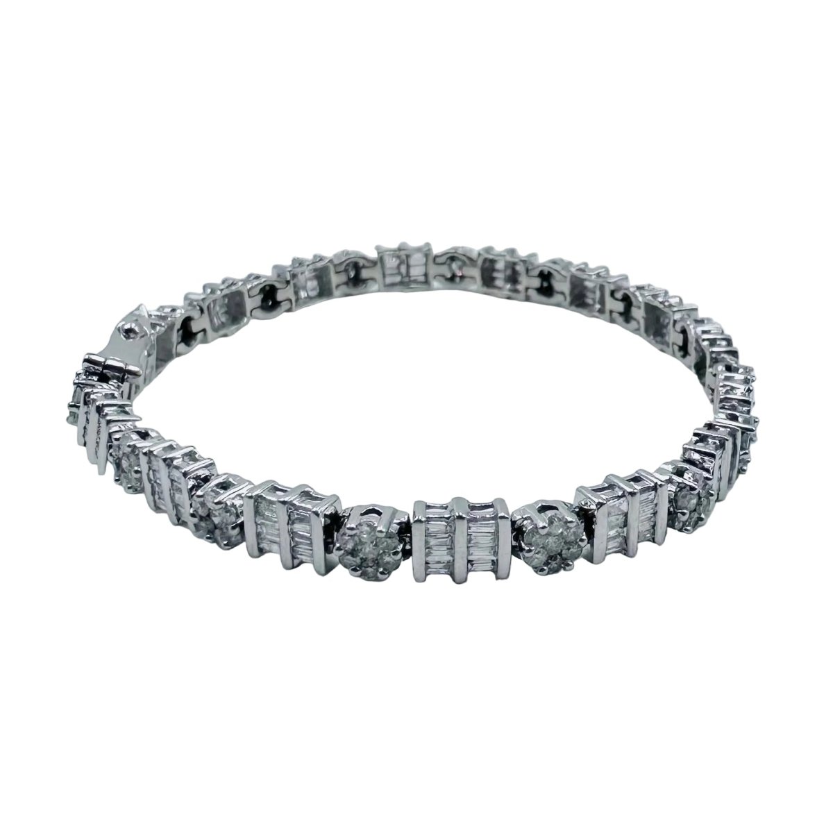 Bracelet en or blanc et diamants - Castafiore