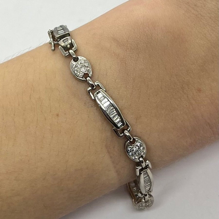 Bracelet en or blanc et diamants - Castafiore