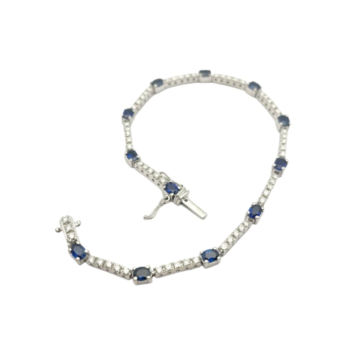 Bracelet en or blanc, saphir et diamants - Castafiore