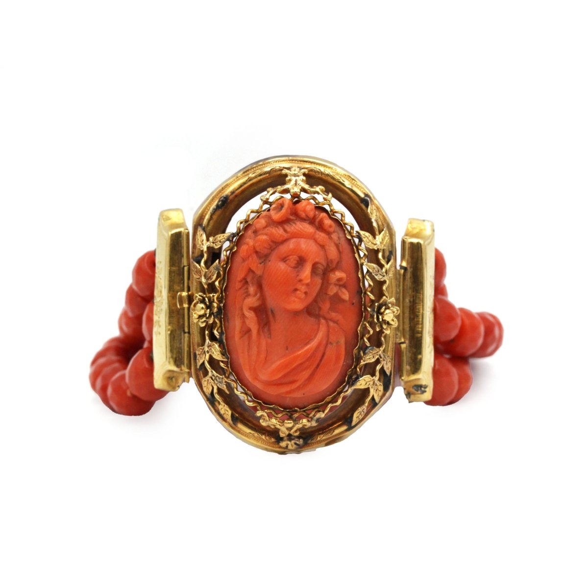 Bracelet en or jaune, camée et corail - Castafiore