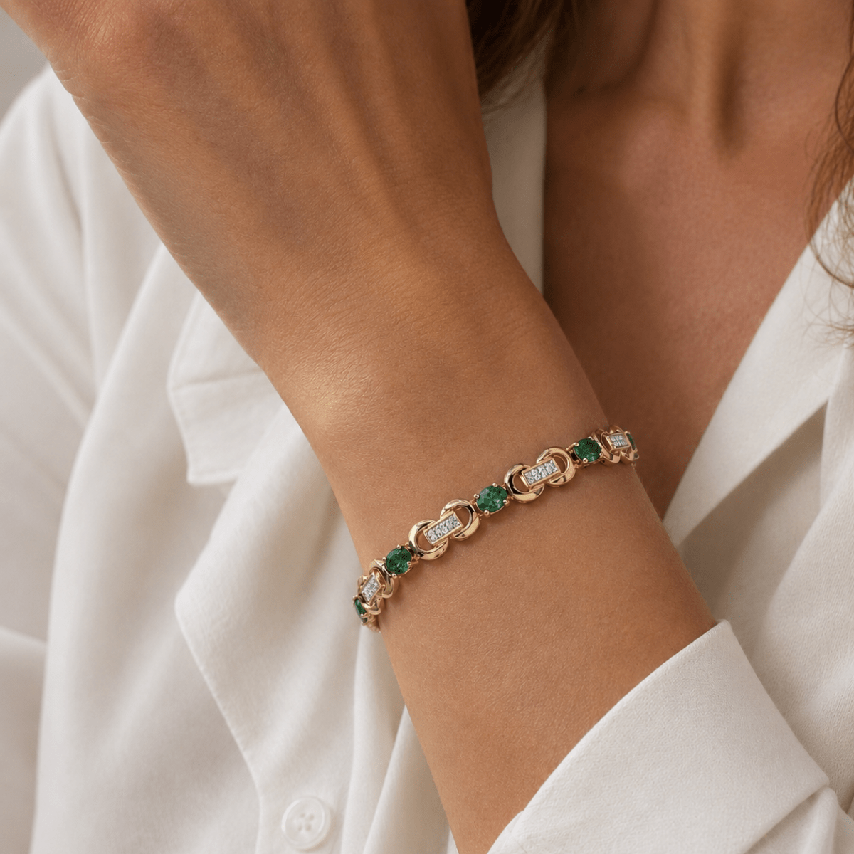 Bracelet en or jaune, émeraudes et diamants - Castafiore