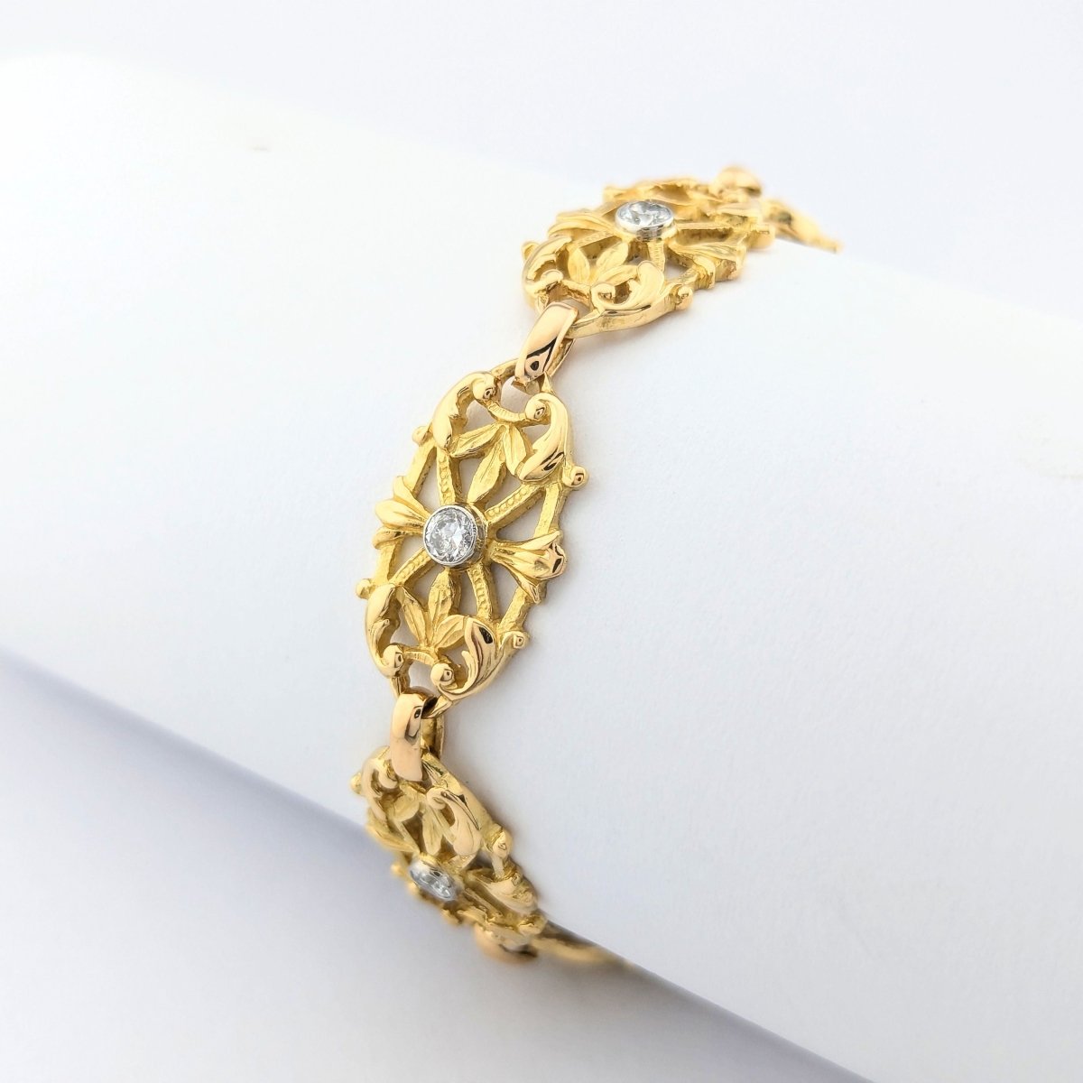 Bracelet en or jaune et diamants - Castafiore