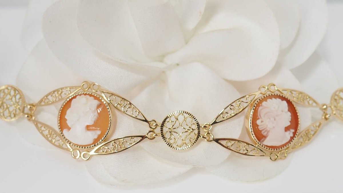 Bracelet filigrané en or jaune et camées - Castafiore