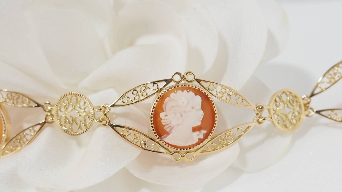 Bracelet filigrané en or jaune et camées - Castafiore