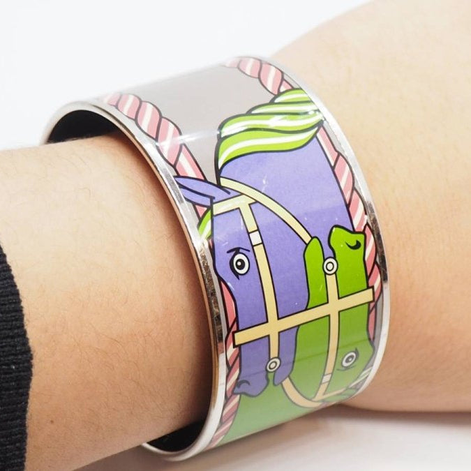 Bracelet Hermès manchette en métal argenté émaillé - Castafiore