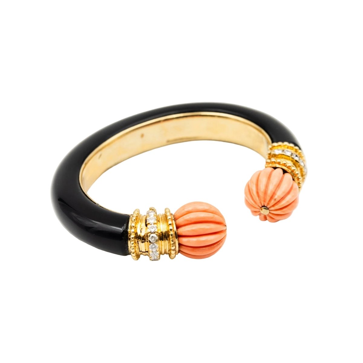 Bracelet Jonc BOUCHERON en or jaune, corail, onyx et diamants - Castafiore