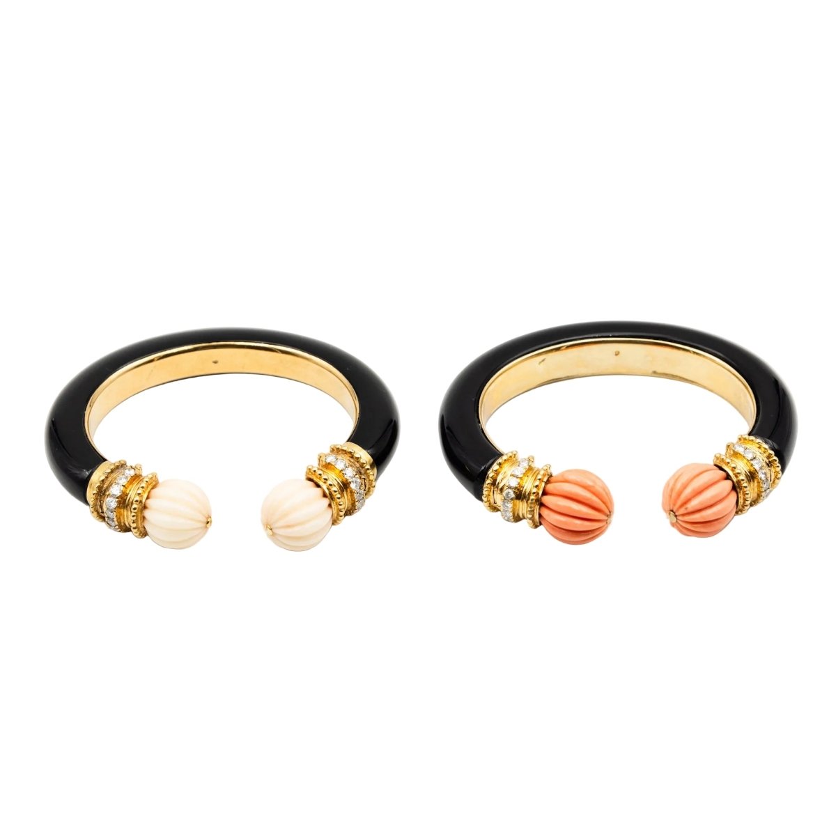 Bracelet Jonc BOUCHERON en or jaune, corail, onyx et diamants - Castafiore