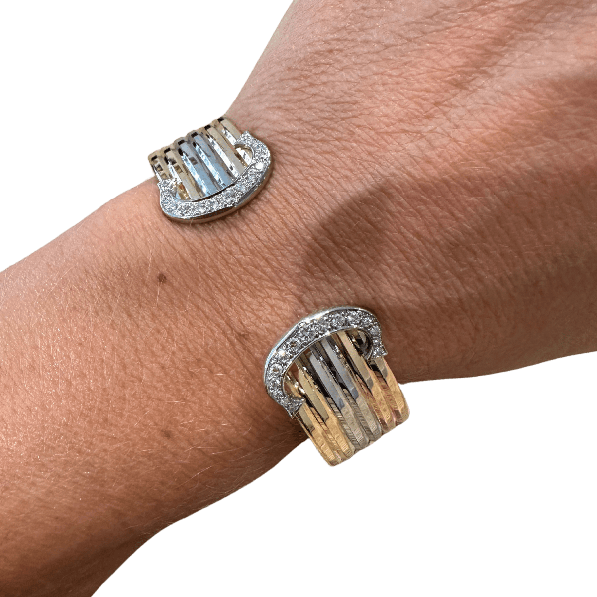 Bracelet Jonc CARTIER "Double C" en or jaune, or blanc, or rose et diamants - Castafiore