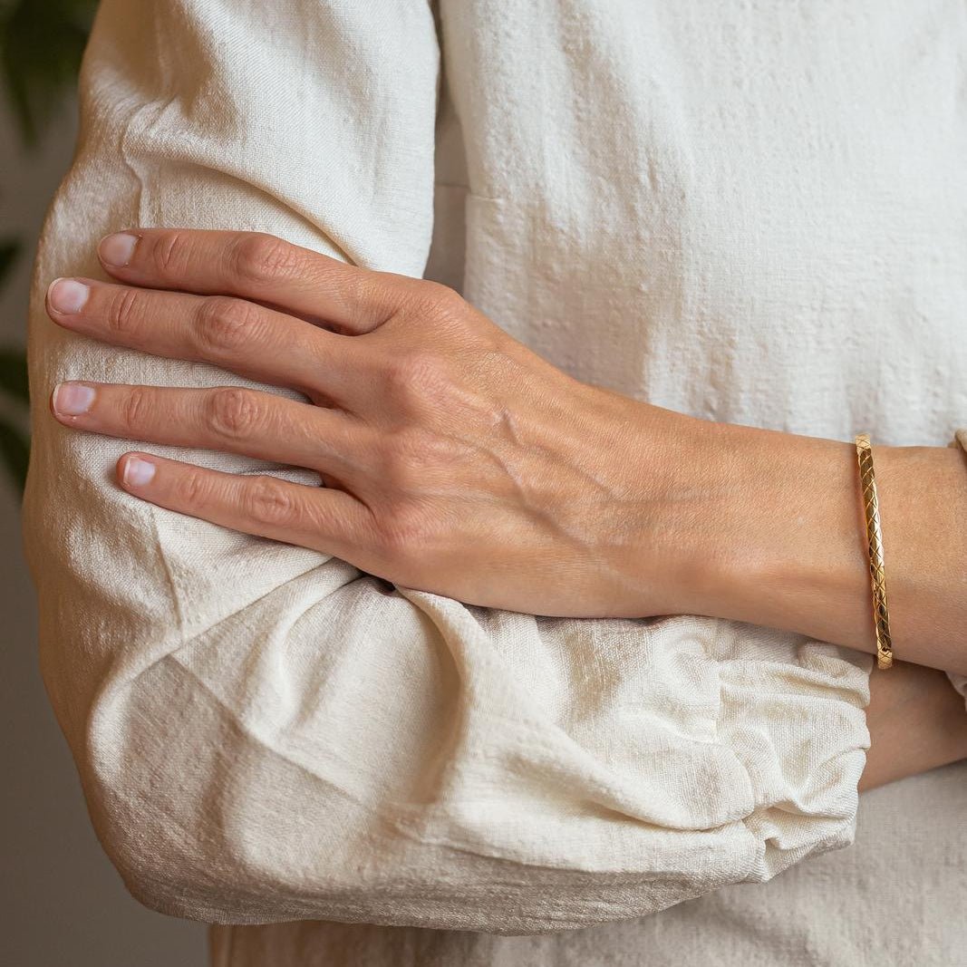 Bracelet Jonc CHANEL "Coco Crush" en or jaune - Castafiore