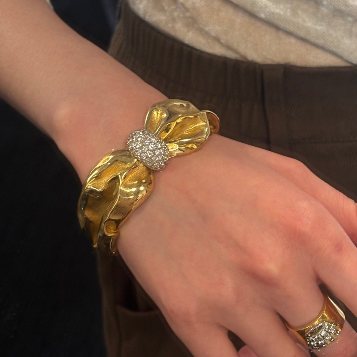 Bracelet Jonc en or jaune et diamants - Castafiore