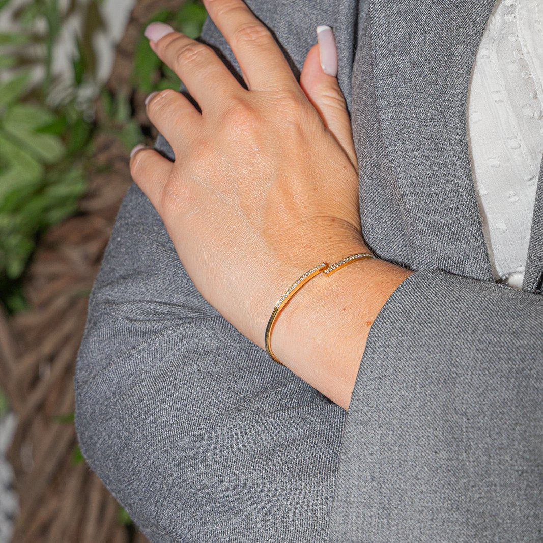 Bracelet jonc en or jaune et diamants - Castafiore