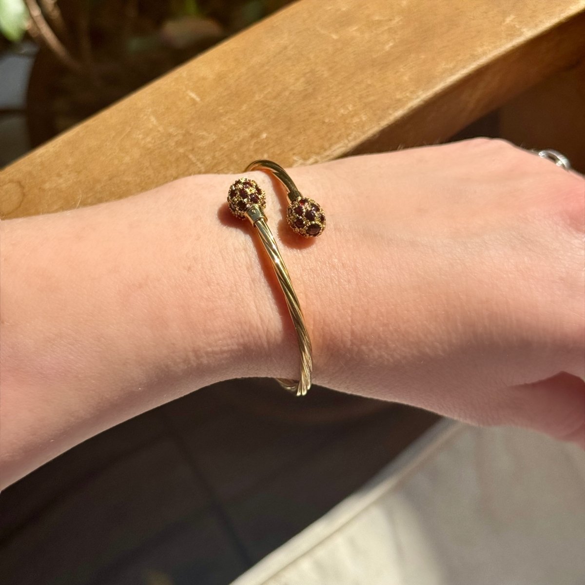 Bracelet Jonc en or jaune et grenats - Castafiore