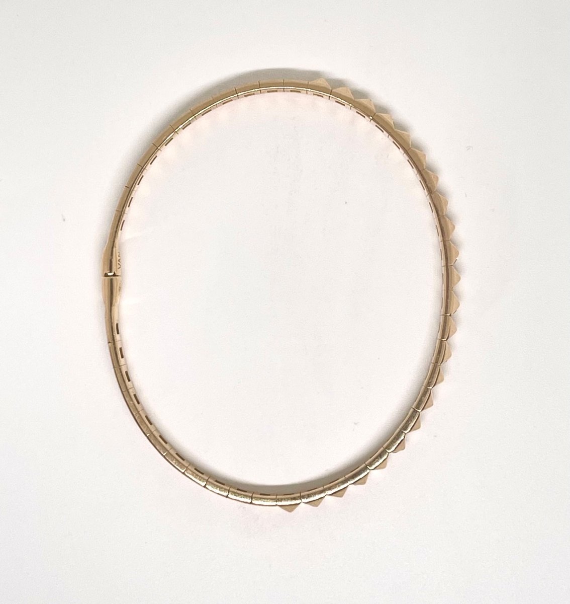 Bracelet jonc ouvrant or rose et petits diamants - Castafiore