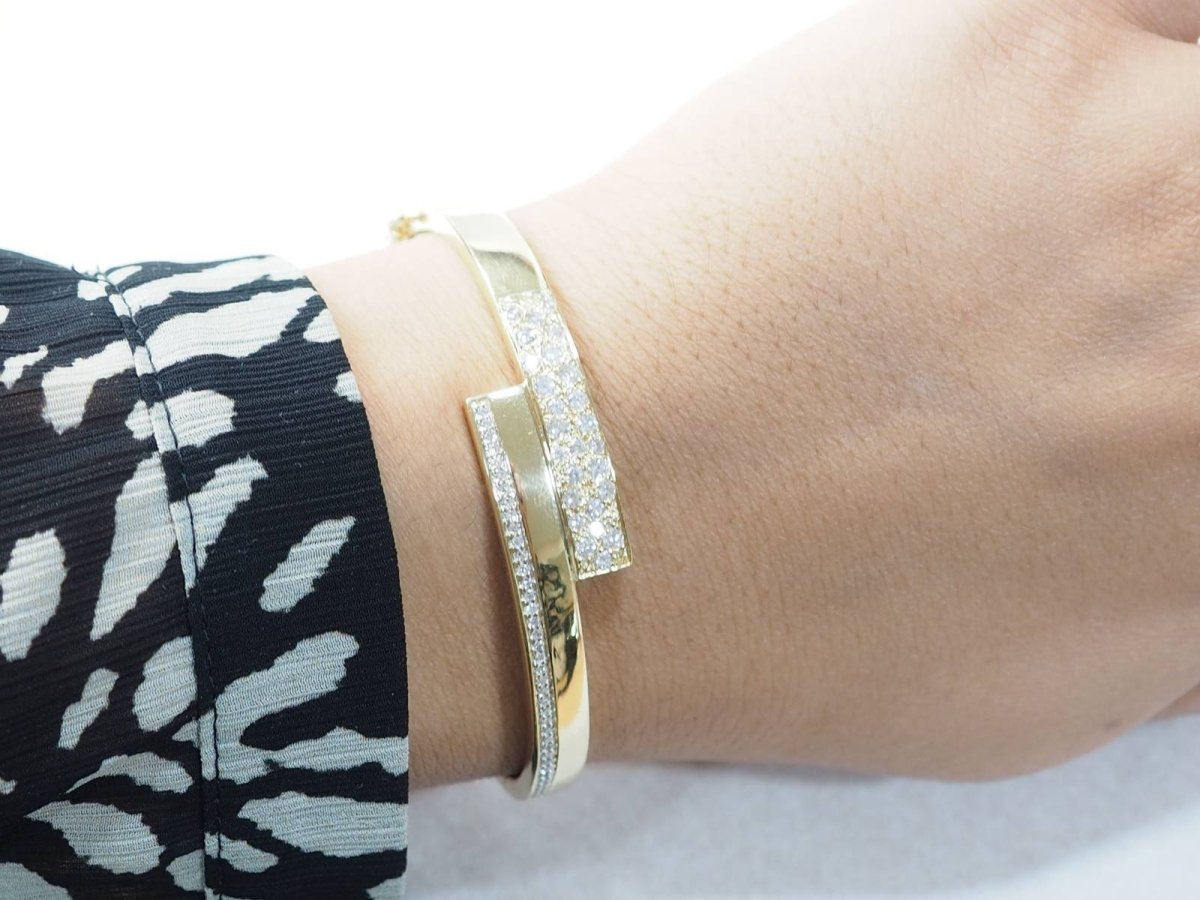 Bracelet Jonc plat ouvrant or jaune et diamants - Castafiore