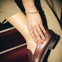 Bracelet Ligne Coeurs en or jaune et diamants - Castafiore