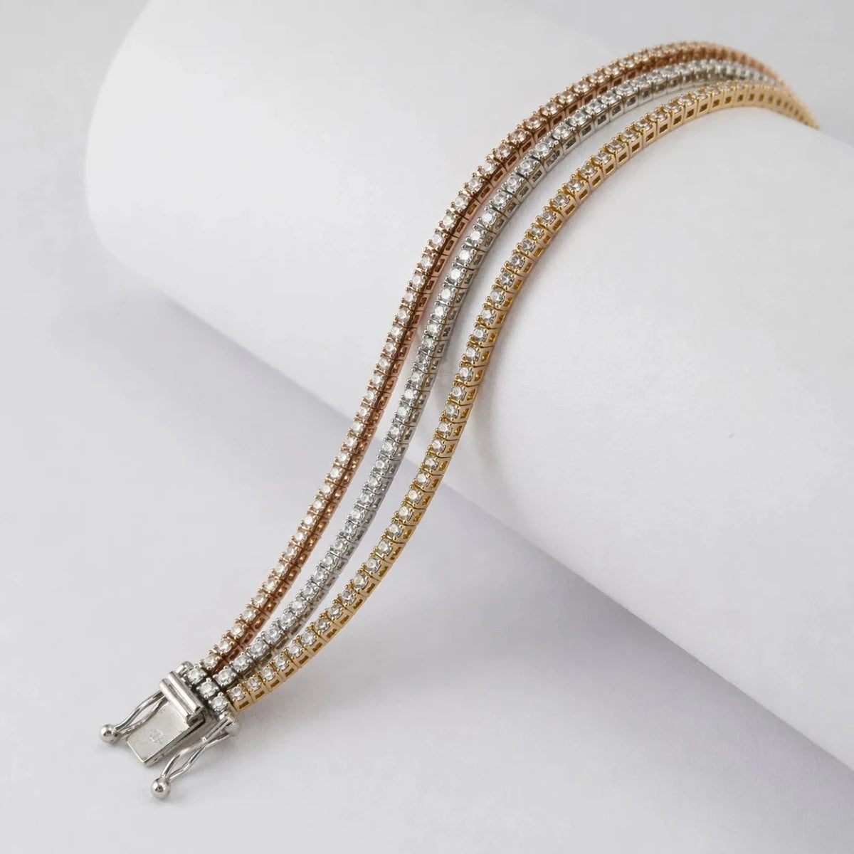 Bracelet Ligne en or blanc, or jaune, or rose et diamants - Castafiore