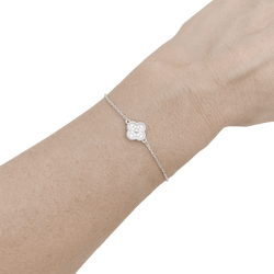 Bracelet Ligne VAN CLEEF & ARPELS "Sweet Alhambra" en or blanc et diamants - Castafiore