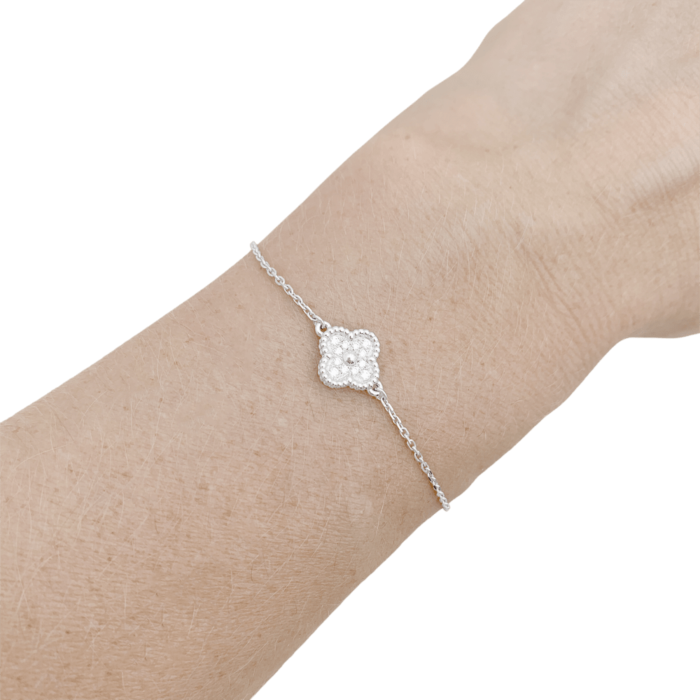 Bracelet Ligne VAN CLEEF & ARPELS "Sweet Alhambra" en or blanc et diamants - Castafiore