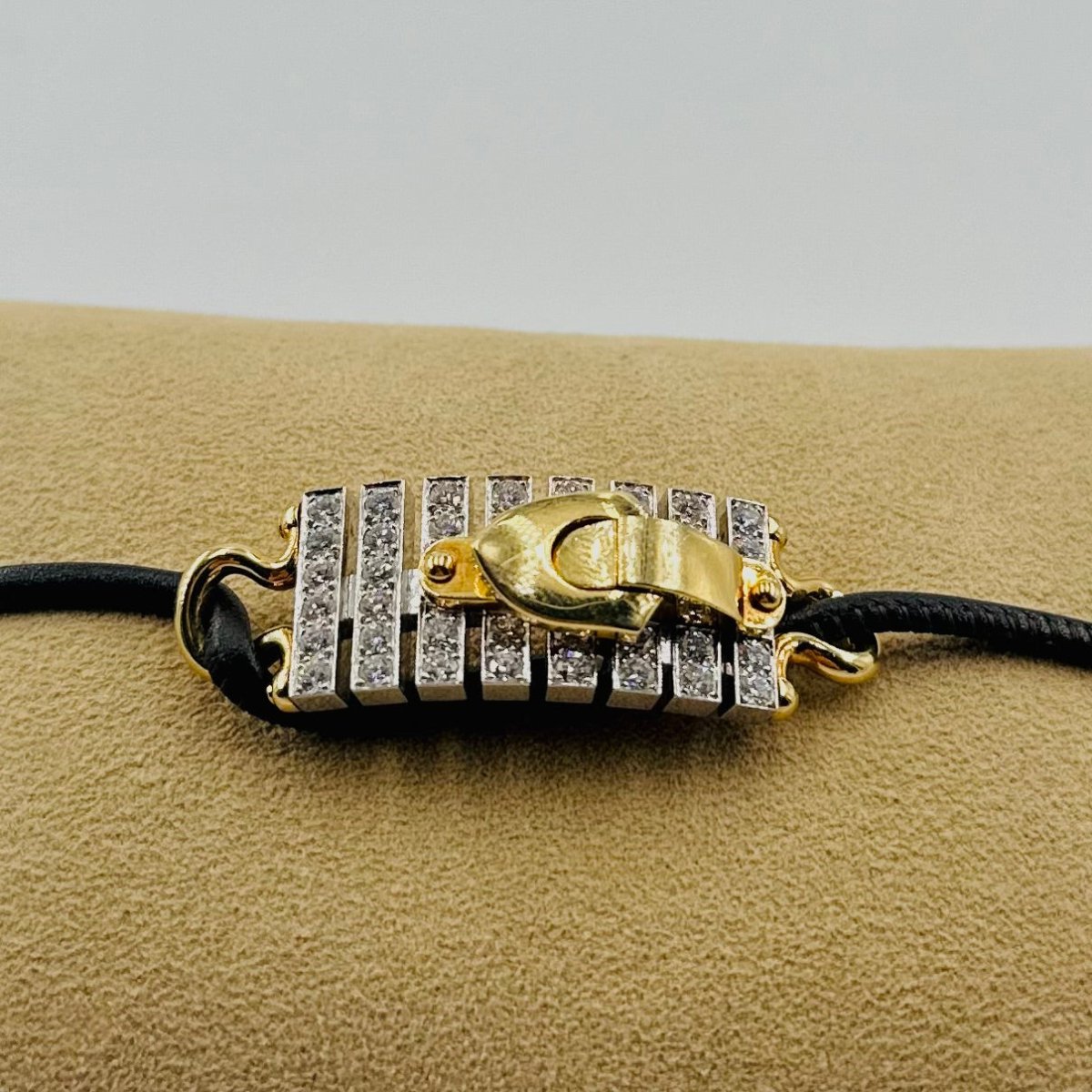 Bracelet LOUIS VUITTON en ors de couleurs et diamants - Castafiore