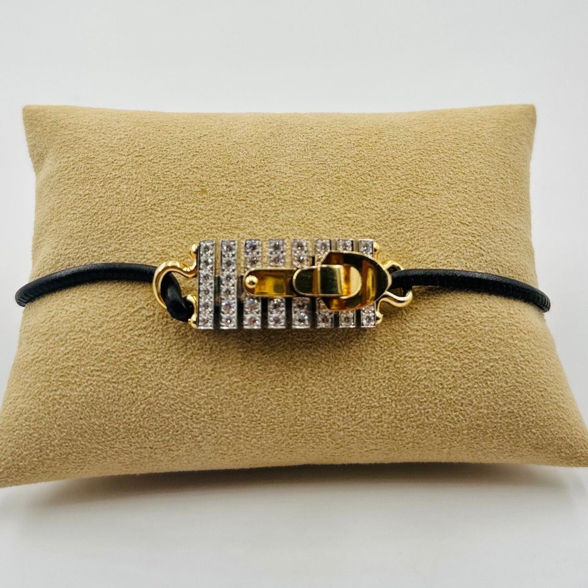 Bracelet LOUIS VUITTON en ors de couleurs et diamants - Castafiore