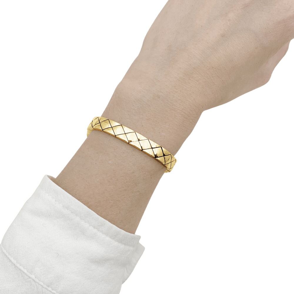 Bracelet Maille CHANEL "Matelassé" en or jaune - Castafiore
