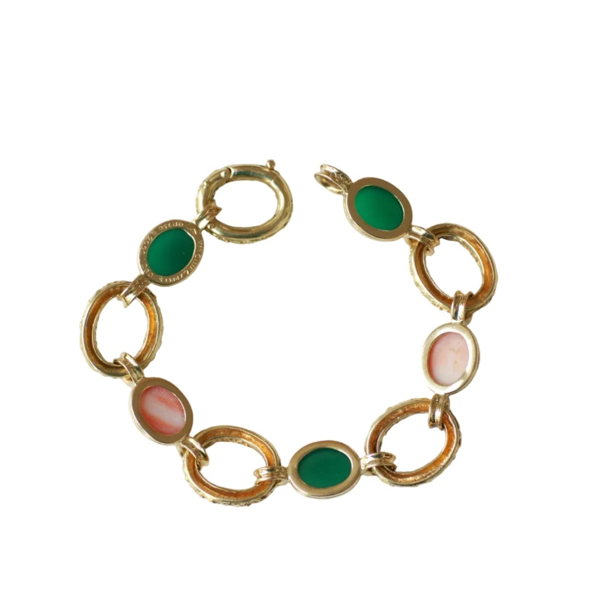 Bracelet Maille VAN CLEEF & ARPELS "Delphes" en or jaune, corail et chrysoprase - Castafiore