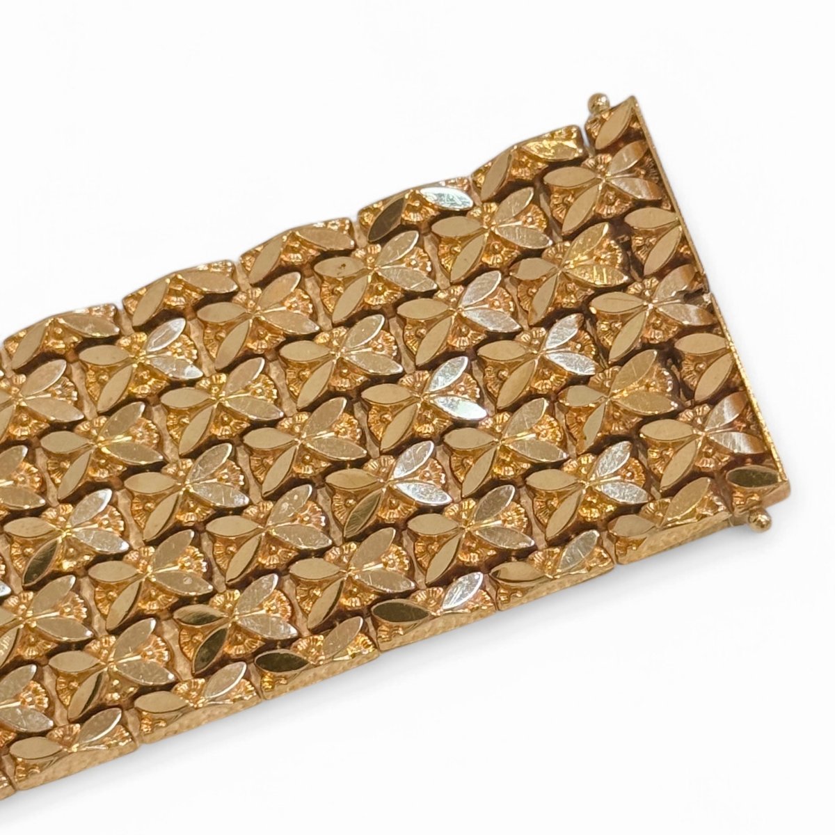 Bracelet manchette souple à maille fleurie - Castafiore