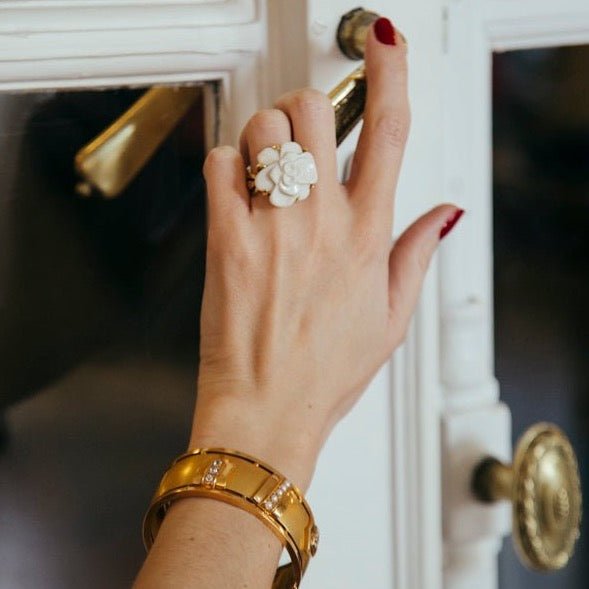 Bracelet rigide en or jaune, perles et diamants - Castafiore