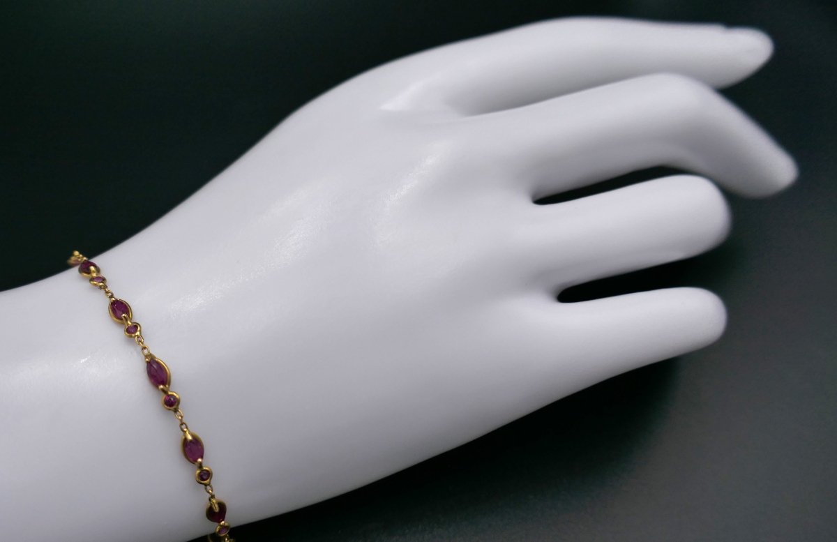 Bracelet Serti De 30 Rubis, Or 18 Carats. - Castafiore