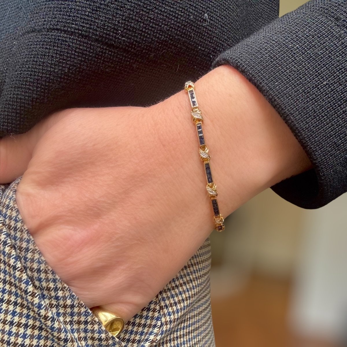 Bracelet souple en or jaune, saphirs et diamants - Castafiore