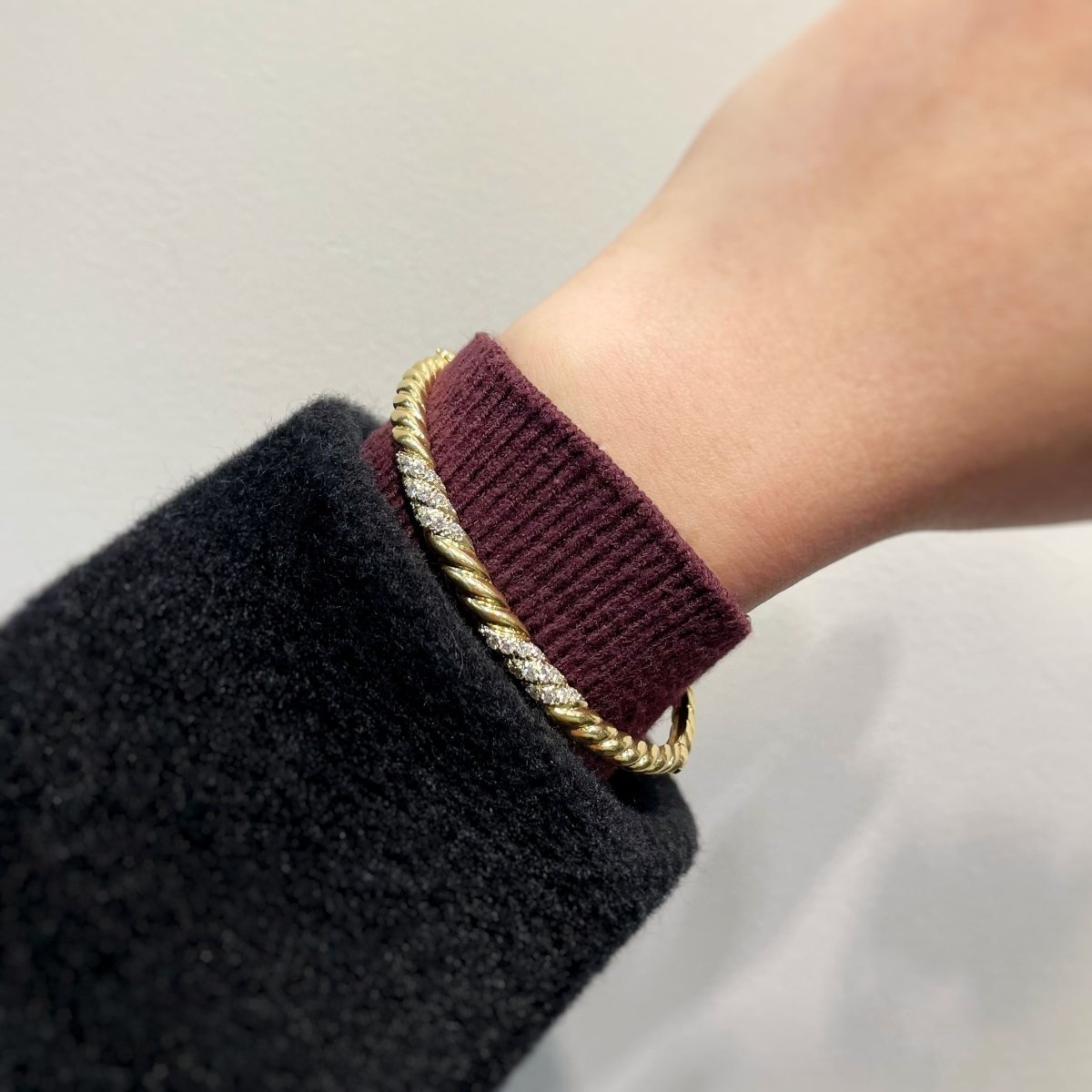 Bracelet Torsadé POIRAY en or jaune et diamants - Castafiore