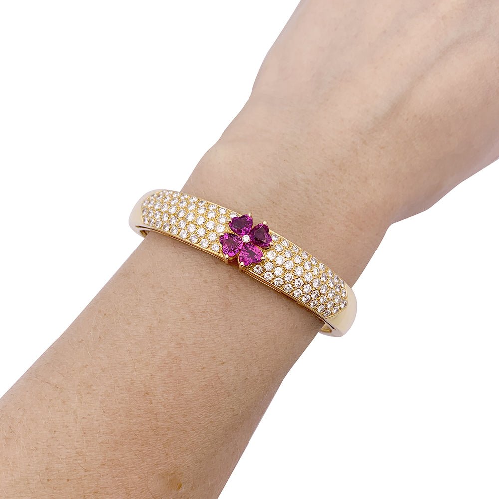 Bracelet VAN CLEEF & ARPELS en or jaune, saphir rose et diamant - Castafiore