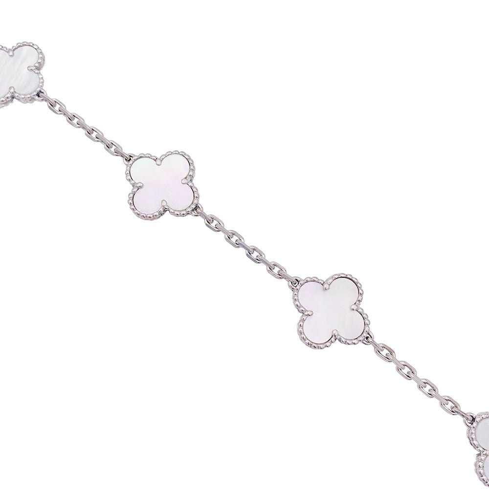 Bracelet Van Cleef & Arpels, "Vintage Alhambra", en or blanc et nacre - Castafiore