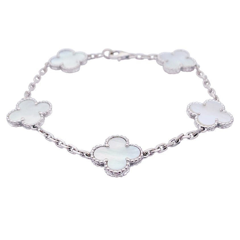 Bracelet Van Cleef & Arpels, "Vintage Alhambra", en or blanc et nacre - Castafiore