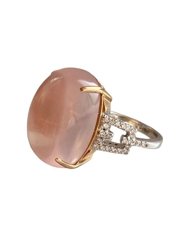 BRANAR PARIS Importante bague, en or jaune et blanc 18k sertie d'un quartz rose - Castafiore