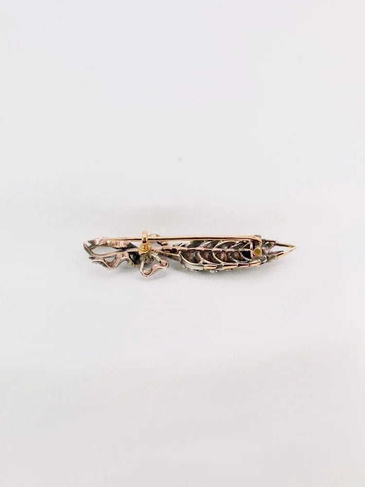 Broche ancienne en Argent massif poinçonnée avec pierre Broche ancienne en Argent massif poinçonnée avec pierre