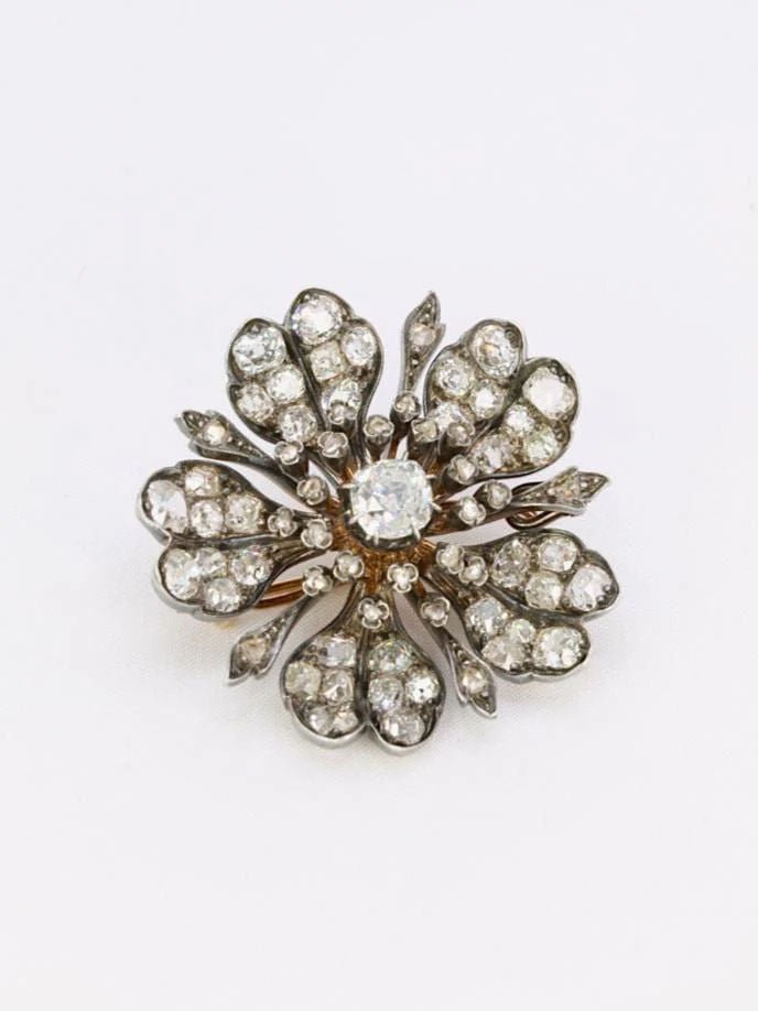 Broche ancienne fleur or argent diamants taille ancienne - Castafiore
