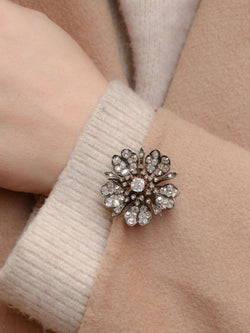 Broche ancienne fleur or argent diamants taille ancienne - Castafiore