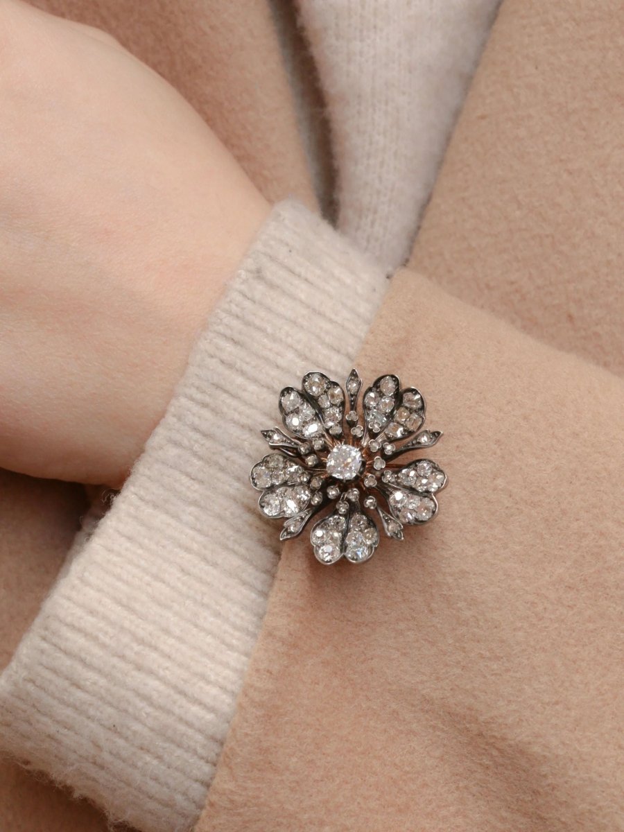 Broche ancienne fleur or argent diamants taille ancienne - Castafiore