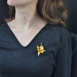 Broche ANCIENNE Lys en or jaune et perle - Castafiore