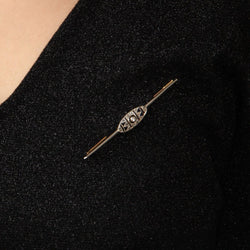 Broche ART DÉCO Barrette en or jaune et blanc saphirs et diamants - Castafiore